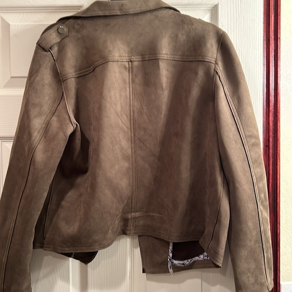 Tahari size large jacket-new - Picture 4 of 4